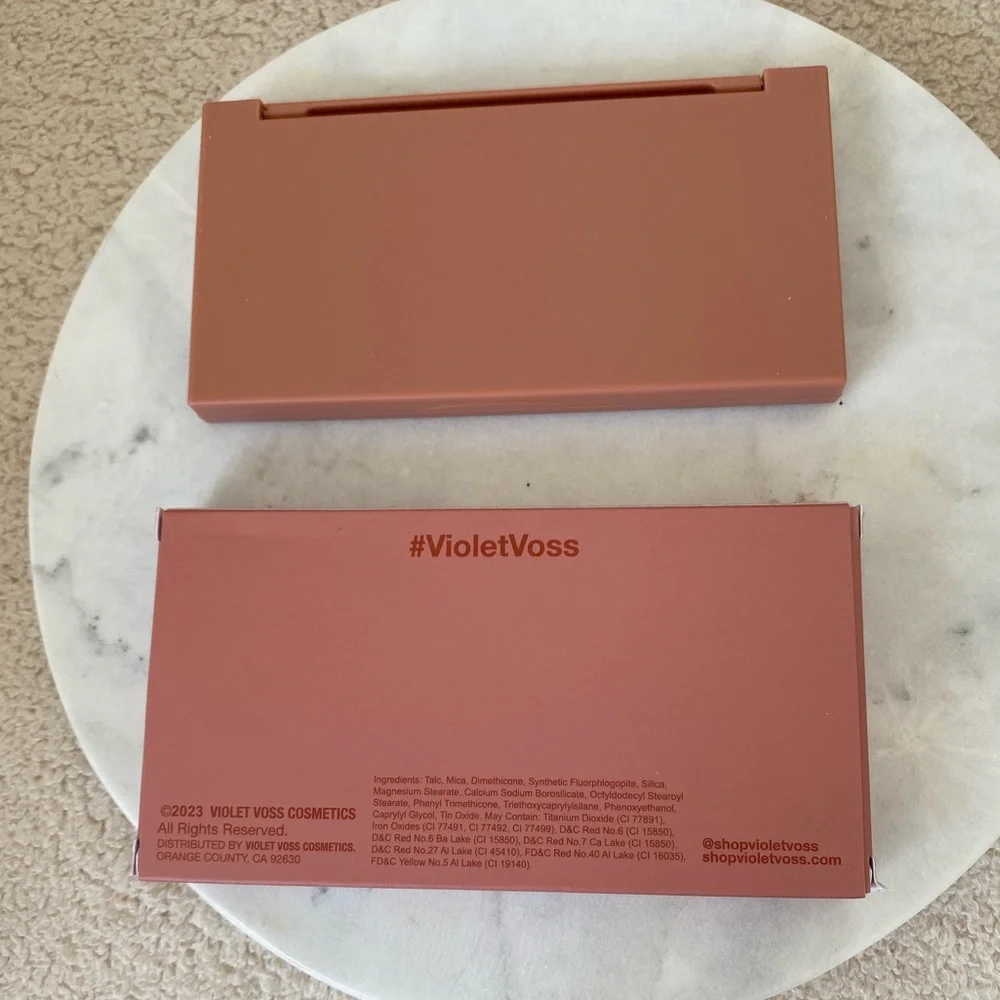 NIB Violet Voss Whispering Rosé Blush Palette